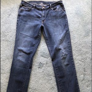 Ladies Levi jeans